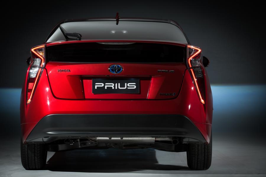  Toyota Prius 2016 года  (LA) (фото 4 из 7)